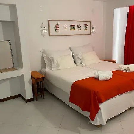 Casa Dos Lírios Сasa de vacaciones Albufeira