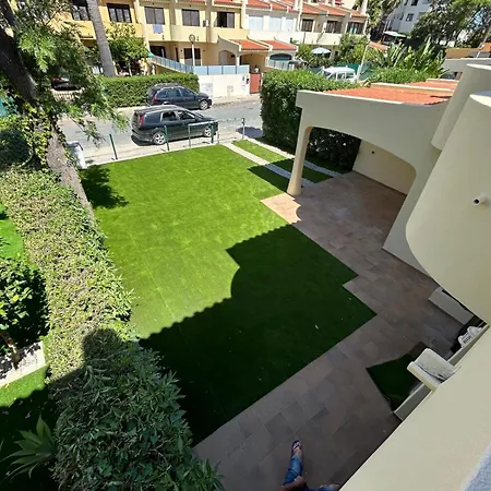 Casa Dos Lirios * Αλμπουφέιρα